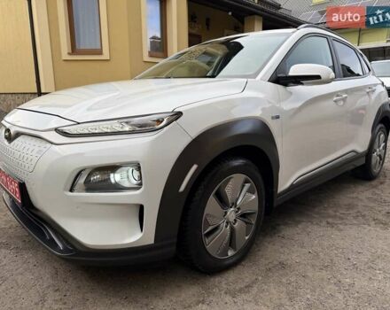 Білий Хендай Kona Electric, об'ємом двигуна 0 л та пробігом 64 тис. км за 14950 $, фото 13 на Automoto.ua