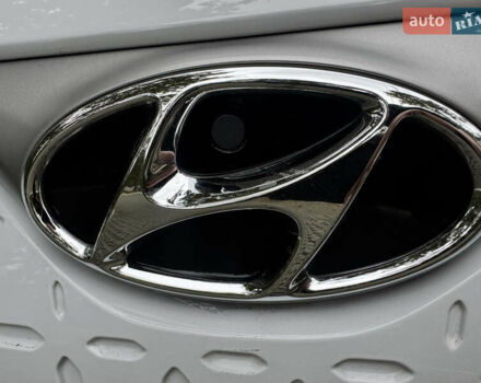 Белый Хендай Kona Electric, объемом двигателя 0 л и пробегом 103 тыс. км за 17999 $, фото 42 на Automoto.ua