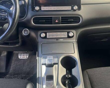 Белый Хендай Kona Electric, объемом двигателя 0 л и пробегом 139 тыс. км за 17000 $, фото 13 на Automoto.ua