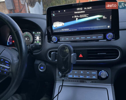 Белый Хендай Kona Electric, объемом двигателя 0 л и пробегом 47 тыс. км за 16100 $, фото 16 на Automoto.ua