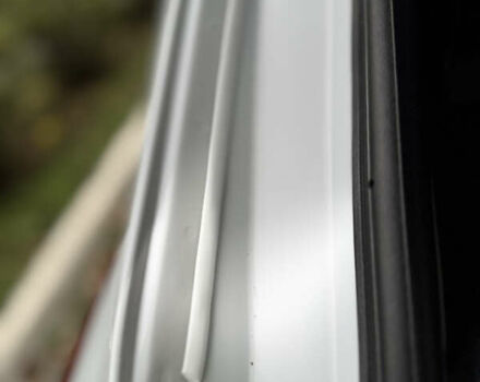 Белый Хендай Kona Electric, объемом двигателя 0 л и пробегом 103 тыс. км за 17999 $, фото 66 на Automoto.ua