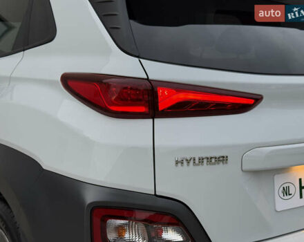 Белый Хендай Kona Electric, объемом двигателя 0 л и пробегом 96 тыс. км за 19500 $, фото 30 на Automoto.ua