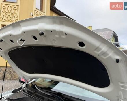 Білий Хендай Kona Electric, об'ємом двигуна 0 л та пробігом 64 тис. км за 14950 $, фото 59 на Automoto.ua