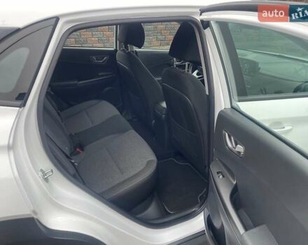 Білий Хендай Kona Electric, об'ємом двигуна 0 л та пробігом 158 тис. км за 16500 $, фото 22 на Automoto.ua