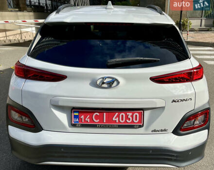 Белый Хендай Kona Electric, объемом двигателя 0 л и пробегом 115 тыс. км за 16900 $, фото 21 на Automoto.ua