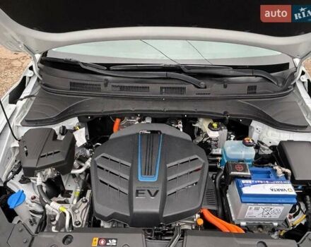 Білий Хендай Kona Electric, об'ємом двигуна 0 л та пробігом 102 тис. км за 15700 $, фото 13 на Automoto.ua