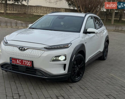 Білий Хендай Kona Electric, об'ємом двигуна 0 л та пробігом 81 тис. км за 18500 $, фото 33 на Automoto.ua
