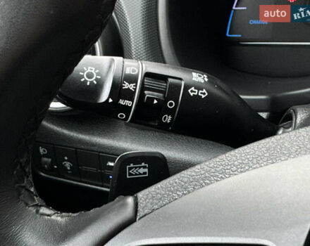 Белый Хендай Kona Electric, объемом двигателя 0 л и пробегом 58 тыс. км за 17499 $, фото 109 на Automoto.ua