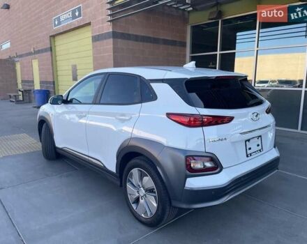 Білий Хендай Kona Electric, об'ємом двигуна 0 л та пробігом 13 тис. км за 8600 $, фото 4 на Automoto.ua