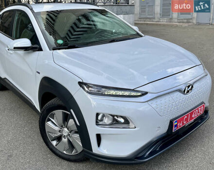 Белый Хендай Kona Electric, объемом двигателя 0 л и пробегом 115 тыс. км за 16900 $, фото 13 на Automoto.ua