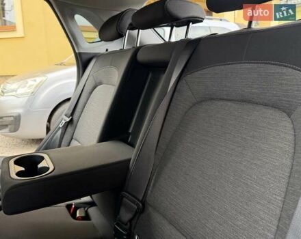 Білий Хендай Kona Electric, об'ємом двигуна 0 л та пробігом 64 тис. км за 14950 $, фото 70 на Automoto.ua