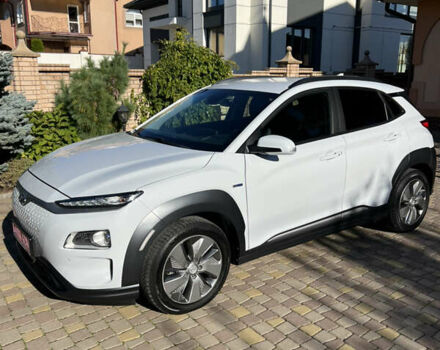 Белый Хендай Kona Electric, объемом двигателя 0 л и пробегом 88 тыс. км за 17900 $, фото 1 на Automoto.ua