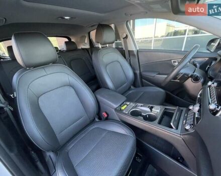 Білий Хендай Kona Electric, об'ємом двигуна 0 л та пробігом 13 тис. км за 8600 $, фото 21 на Automoto.ua