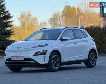 Белый Хендай Kona Electric, объемом двигателя 0 л и пробегом 80 тыс. км за 16900 $, фото 8 на Automoto.ua
