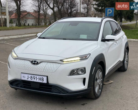 Белый Хендай Kona Electric, объемом двигателя 0 л и пробегом 166 тыс. км за 16900 $, фото 31 на Automoto.ua