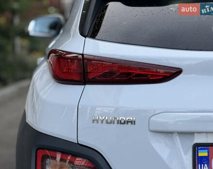 Белый Хендай Kona Electric, объемом двигателя 0 л и пробегом 150 тыс. км за 16960 $, фото 11 на Automoto.ua