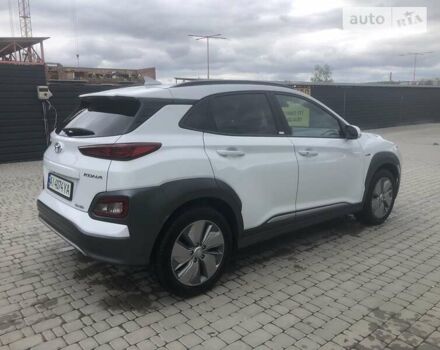 Белый Хендай Kona Electric, объемом двигателя 0 л и пробегом 47 тыс. км за 16290 $, фото 4 на Automoto.ua