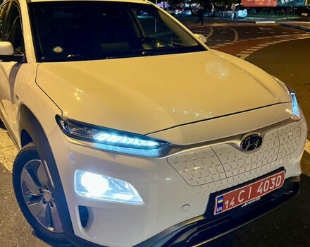 Белый Хендай Kona Electric, объемом двигателя 0 л и пробегом 115 тыс. км за 16900 $, фото 57 на Automoto.ua