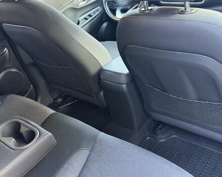 Білий Хендай Kona Electric, об'ємом двигуна 0 л та пробігом 64 тис. км за 14950 $, фото 128 на Automoto.ua