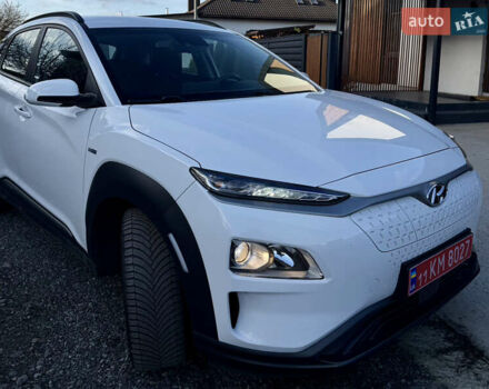 Белый Хендай Kona Electric, объемом двигателя 0 л и пробегом 95 тыс. км за 17500 $, фото 1 на Automoto.ua