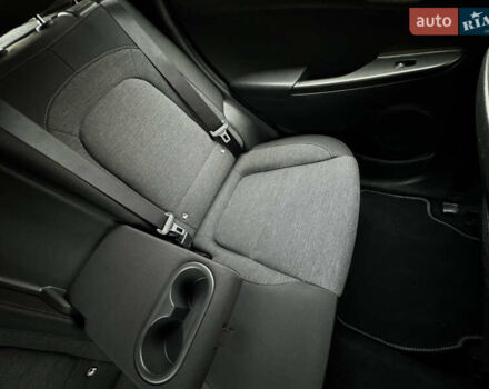 Белый Хендай Kona Electric, объемом двигателя 0 л и пробегом 58 тыс. км за 17499 $, фото 34 на Automoto.ua