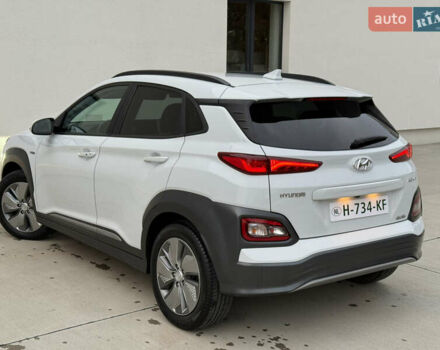 Белый Хендай Kona Electric, объемом двигателя 0 л и пробегом 96 тыс. км за 19500 $, фото 24 на Automoto.ua