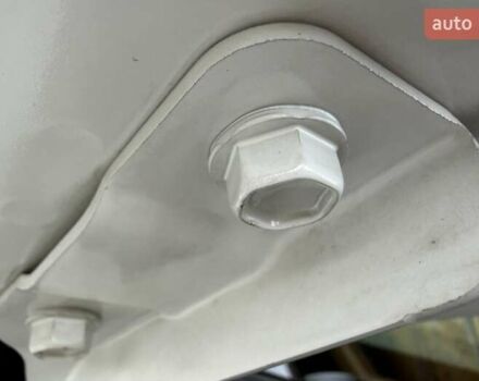 Білий Хендай Kona Electric, об'ємом двигуна 0 л та пробігом 64 тис. км за 14950 $, фото 60 на Automoto.ua