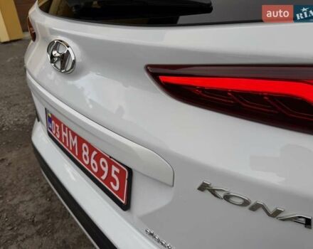 Білий Хендай Kona Electric, об'ємом двигуна 0 л та пробігом 64 тис. км за 14950 $, фото 43 на Automoto.ua