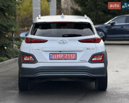 Белый Хендай Kona Electric, объемом двигателя 0 л и пробегом 150 тыс. км за 16960 $, фото 15 на Automoto.ua
