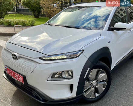 Белый Хендай Kona Electric, объемом двигателя 0 л и пробегом 115 тыс. км за 16900 $, фото 20 на Automoto.ua