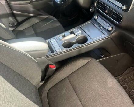 Белый Хендай Kona Electric, объемом двигателя 0 л и пробегом 139 тыс. км за 17000 $, фото 7 на Automoto.ua