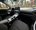 Белый Хендай Kona Electric, объемом двигателя 0 л и пробегом 58 тыс. км за 17499 $, фото 41 на Automoto.ua