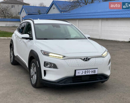 Белый Хендай Kona Electric, объемом двигателя 0 л и пробегом 166 тыс. км за 16900 $, фото 29 на Automoto.ua