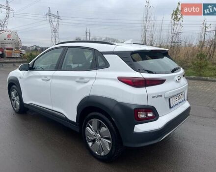 Білий Хендай Kona Electric, об'ємом двигуна 0 л та пробігом 158 тис. км за 16500 $, фото 10 на Automoto.ua