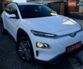 Белый Хендай Kona Electric, объемом двигателя 0 л и пробегом 95 тыс. км за 17500 $, фото 1 на Automoto.ua