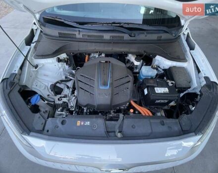 Білий Хендай Kona Electric, об'ємом двигуна 0 л та пробігом 13 тис. км за 8600 $, фото 29 на Automoto.ua