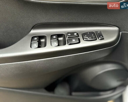 Белый Хендай Kona Electric, объемом двигателя 0 л и пробегом 58 тыс. км за 17499 $, фото 26 на Automoto.ua