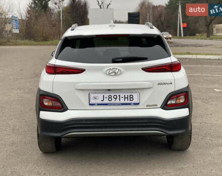 Белый Хендай Kona Electric, объемом двигателя 0 л и пробегом 166 тыс. км за 16900 $, фото 6 на Automoto.ua