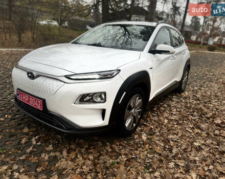 Белый Хендай Kona Electric, объемом двигателя 0 л и пробегом 59 тыс. км за 16900 $, фото 9 на Automoto.ua