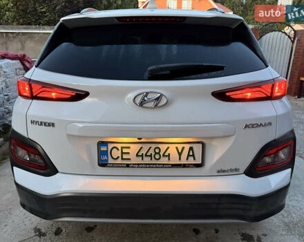 Белый Хендай Kona Electric, объемом двигателя 0 л и пробегом 47 тыс. км за 16100 $, фото 6 на Automoto.ua