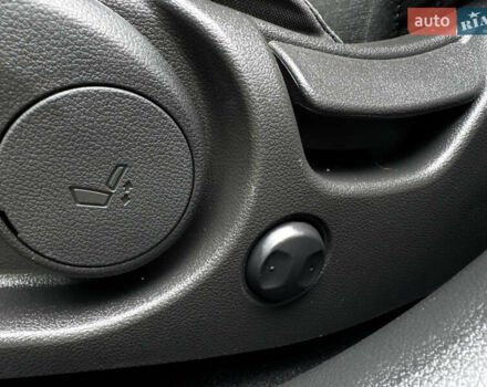 Белый Хендай Kona Electric, объемом двигателя 0 л и пробегом 103 тыс. км за 17999 $, фото 93 на Automoto.ua