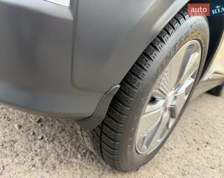 Білий Хендай Kona Electric, об'ємом двигуна 0 л та пробігом 64 тис. км за 14950 $, фото 42 на Automoto.ua