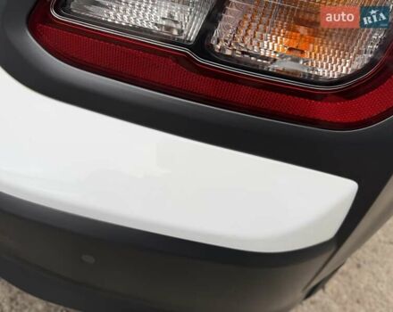 Білий Хендай Kona Electric, об'ємом двигуна 0 л та пробігом 64 тис. км за 14950 $, фото 46 на Automoto.ua