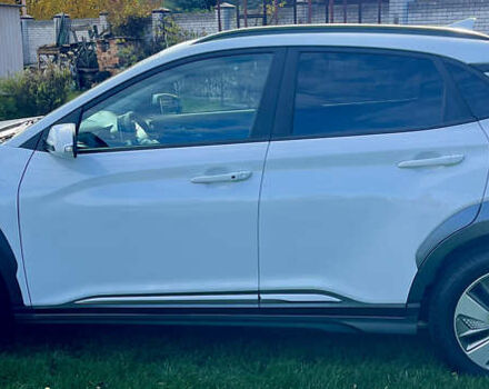 Белый Хендай Kona Electric, объемом двигателя 0 л и пробегом 115 тыс. км за 16900 $, фото 40 на Automoto.ua