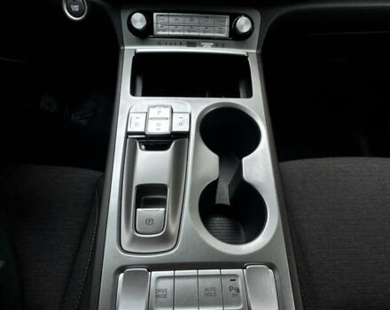 Белый Хендай Kona Electric, объемом двигателя 0 л и пробегом 103 тыс. км за 17999 $, фото 99 на Automoto.ua