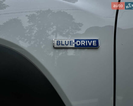 Белый Хендай Kona Electric, объемом двигателя 0 л и пробегом 103 тыс. км за 17999 $, фото 21 на Automoto.ua