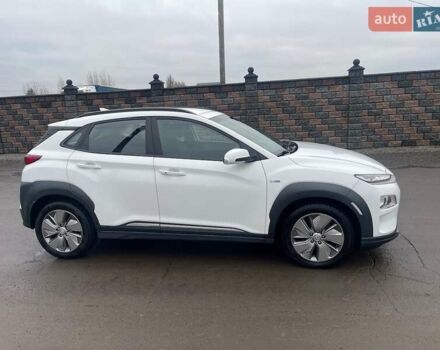 Білий Хендай Kona Electric, об'ємом двигуна 0 л та пробігом 158 тис. км за 16500 $, фото 13 на Automoto.ua