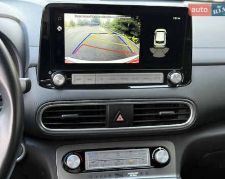 Белый Хендай Kona Electric, объемом двигателя 0 л и пробегом 150 тыс. км за 16960 $, фото 23 на Automoto.ua