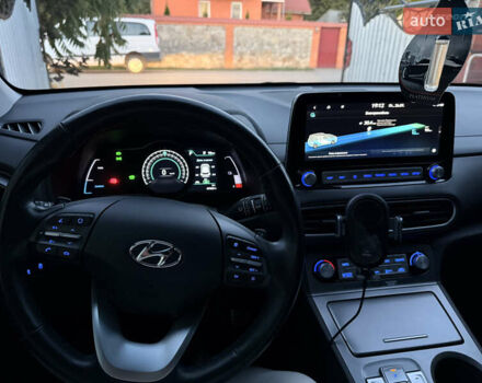 Белый Хендай Kona Electric, объемом двигателя 0 л и пробегом 47 тыс. км за 16100 $, фото 20 на Automoto.ua