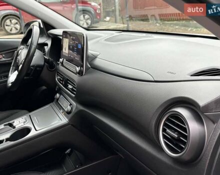 Білий Хендай Kona Electric, об'ємом двигуна 0 л та пробігом 102 тис. км за 15700 $, фото 26 на Automoto.ua